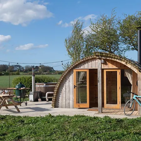 Deluxe Scandi Glamping Pod - Comfort