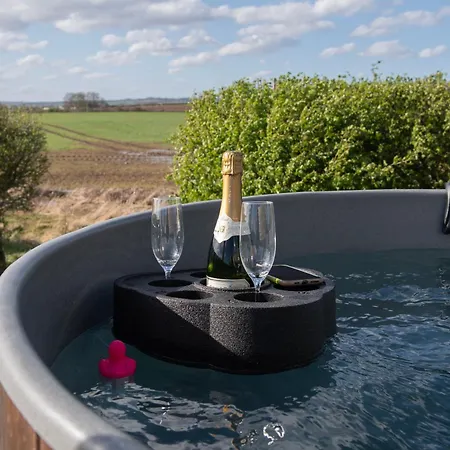 Deluxe Scandi Glamping Pod - Comfort * Ebberston